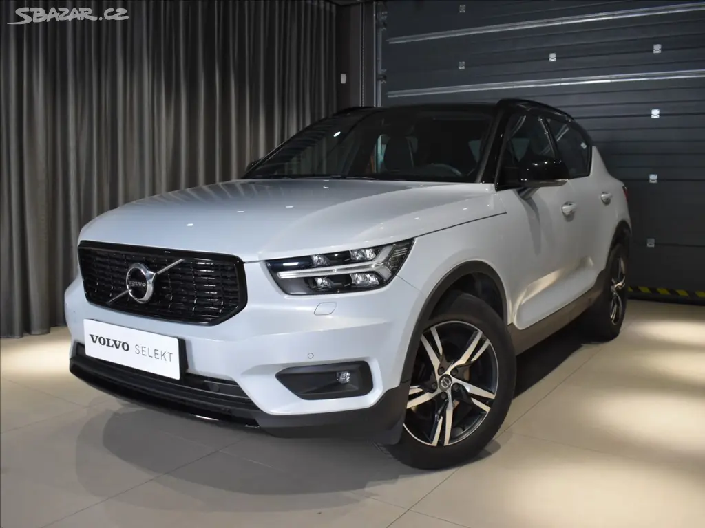 Volvo XC40, 2,0 B4 R-desing bezklíč,adapt